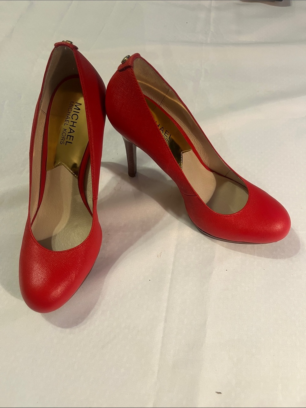 MICHAEL Michael Kors Red Round-Toe Leather Pumps Size 7.5